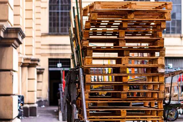 How to Sell Wood Pallet for Money