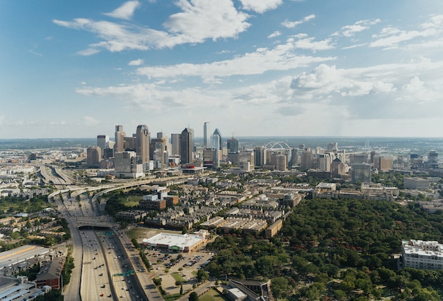 How to Sell and Buy used items online or offline in Dallas Texas
